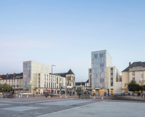ENSEMBLE IMMOBILIER RUE NATIONALE